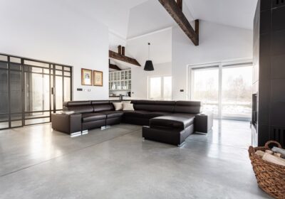 Podłoga z betonu architektonicznego w domu pod Łodzią